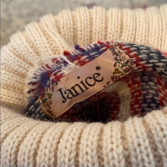 JANICE RED PLAID TURTLENECK PONCHO - Picture 11 of 11